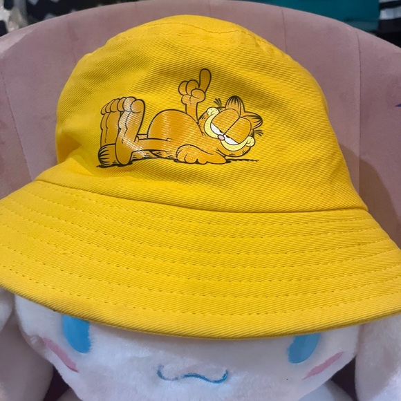 Retro Garfield Bucket Hat - Picture 3 of 3